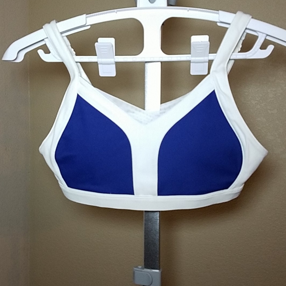 Fabletics Sports Bra - Picture 3 of 8